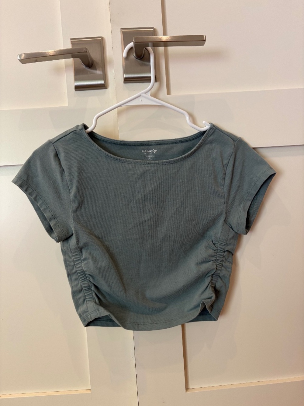 Old Navy Active PowerChill Sage Green Cropped Workout Top XS